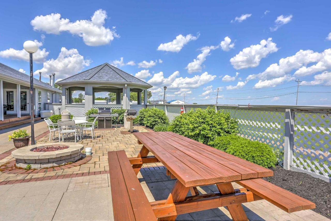 Charming Port Clinton Condo With Community Amenities 외부 사진